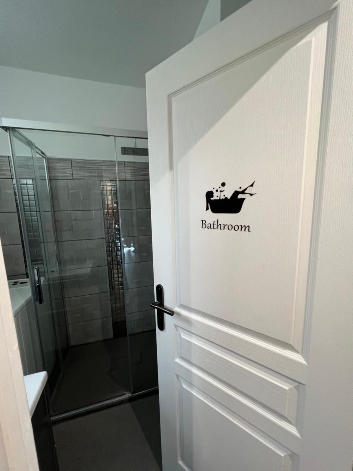 Gorgeous 2 Bedrooms Holiday Apartement ニース エクステリア 写真
