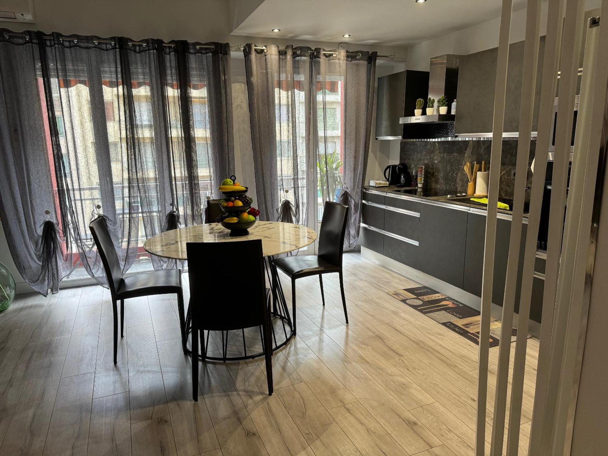 Gorgeous 2 Bedrooms Holiday Apartement ニース エクステリア 写真